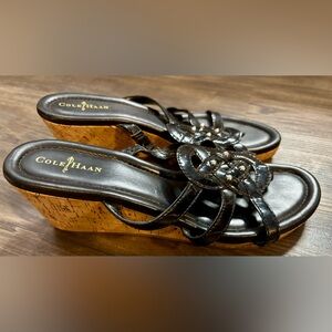 COLE HAAN Women’s Shayla Thong Size 7.5 Black Patent Cork Wedge Sandals